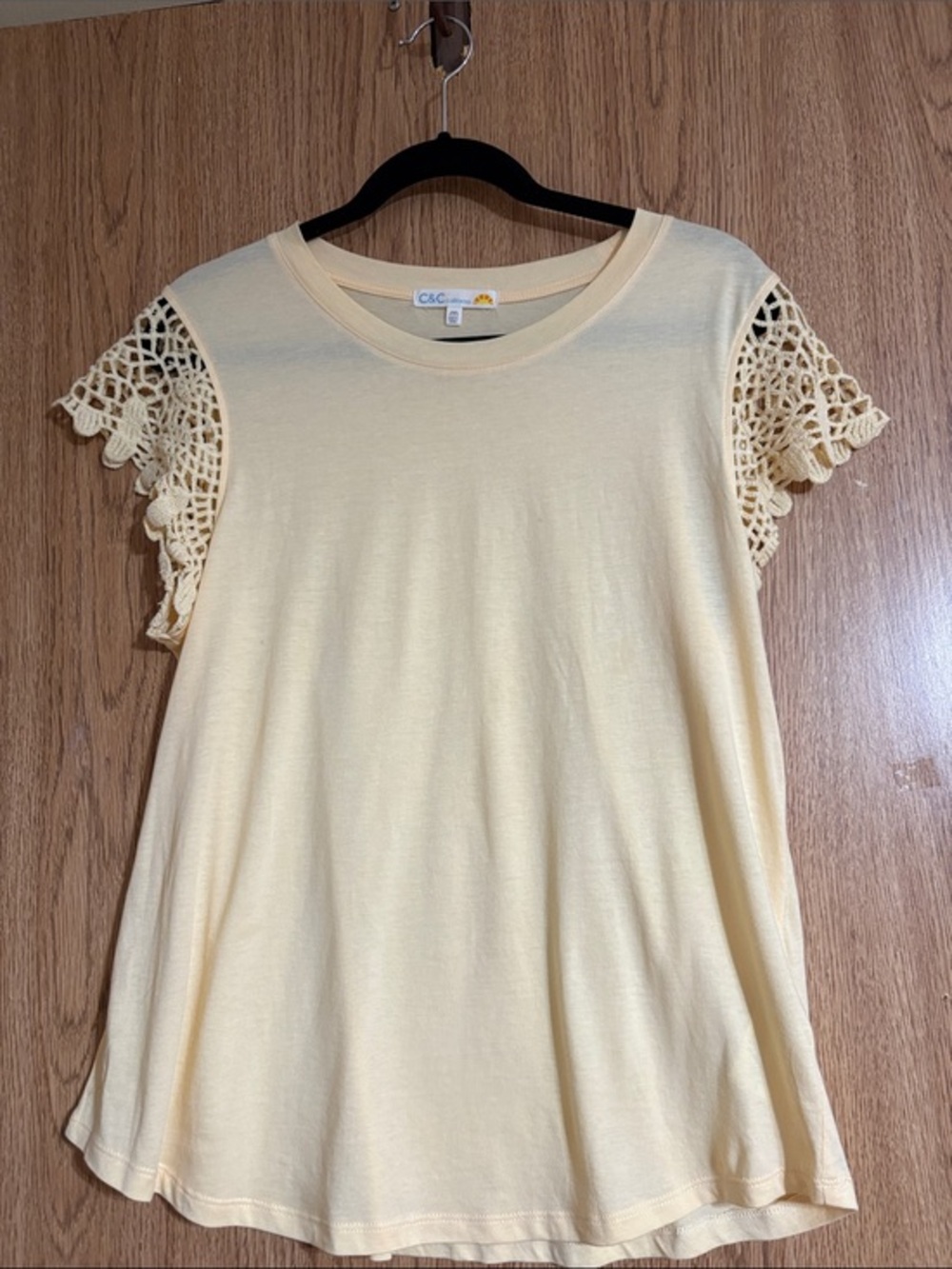 C&C California yellow Crochet Sleeve Short-Sleeve Tee